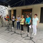 Senioriada 2021 w Tychach - seniorzy z Klubu Seniora Platyna na imprezie - zdjęcia z wydarzenia