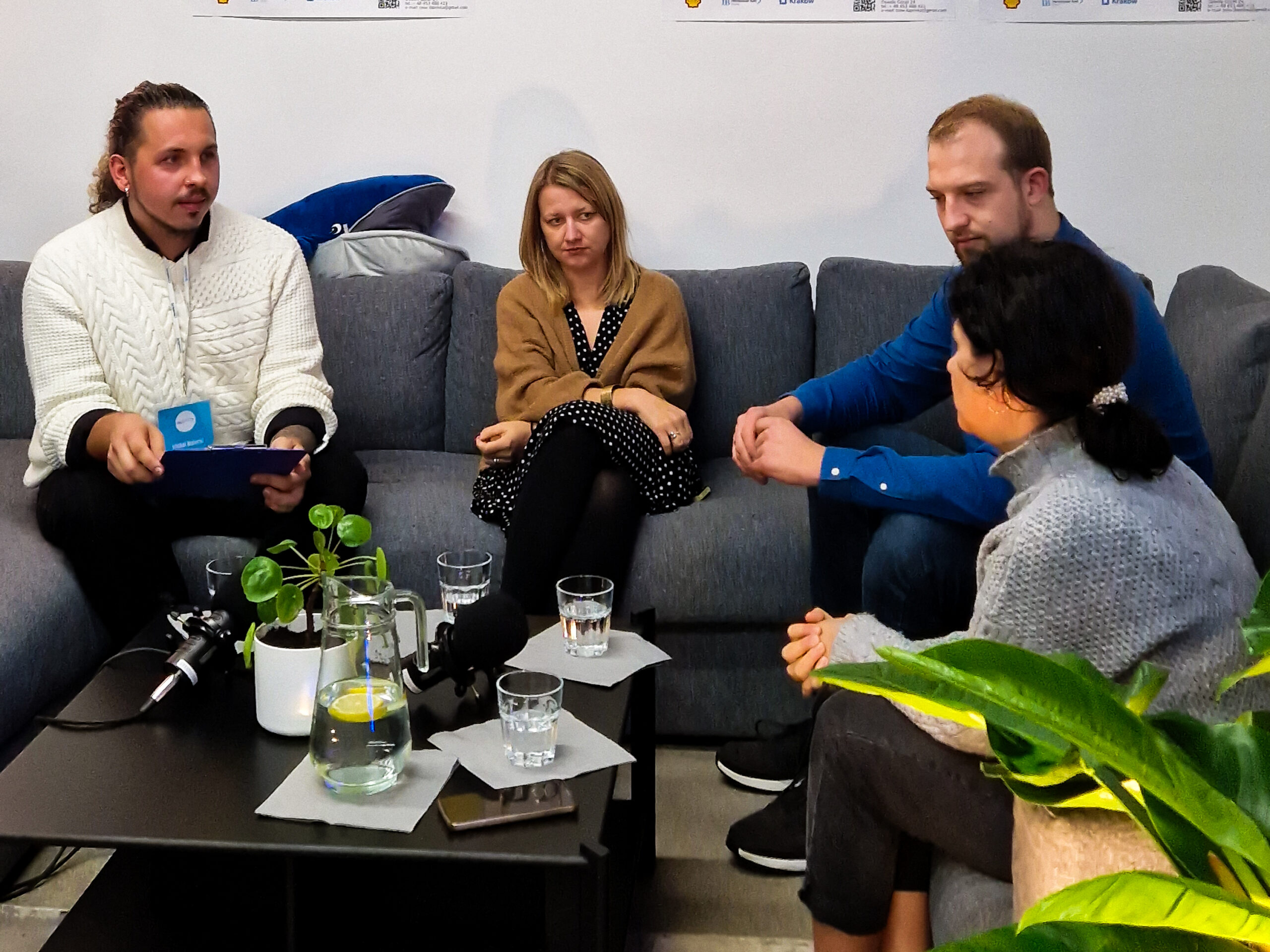 Na obrazku pracownicy Fundacji Internationaler Bund Polska podczas spotkania (od lewej Michał Małecki, Joanna Kołek Zych, Maciej Ostachowski.
