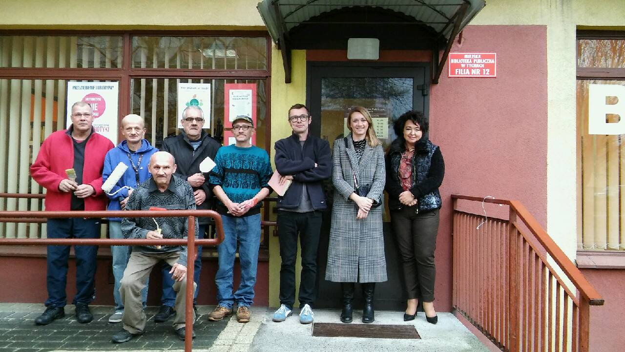 Książki i farby – remont biblioteki zakończony