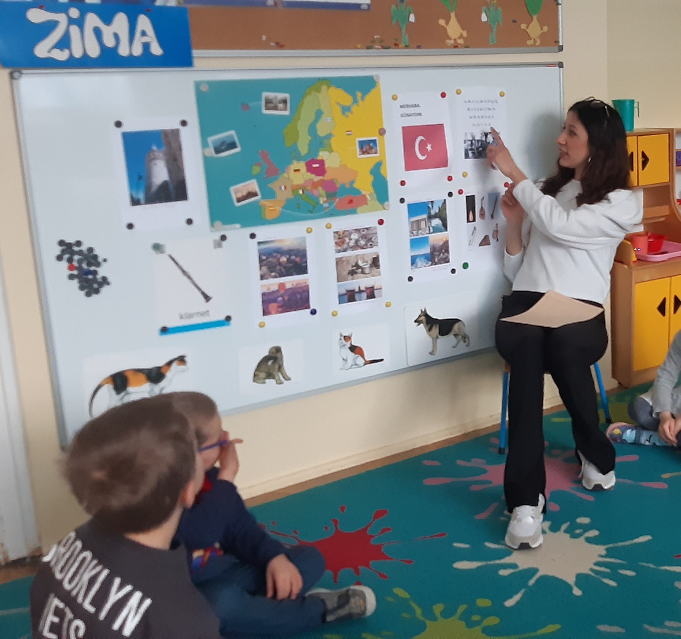 Nasza wolontariuszka z Turcji pokazuje swój kraj przedszkolakom