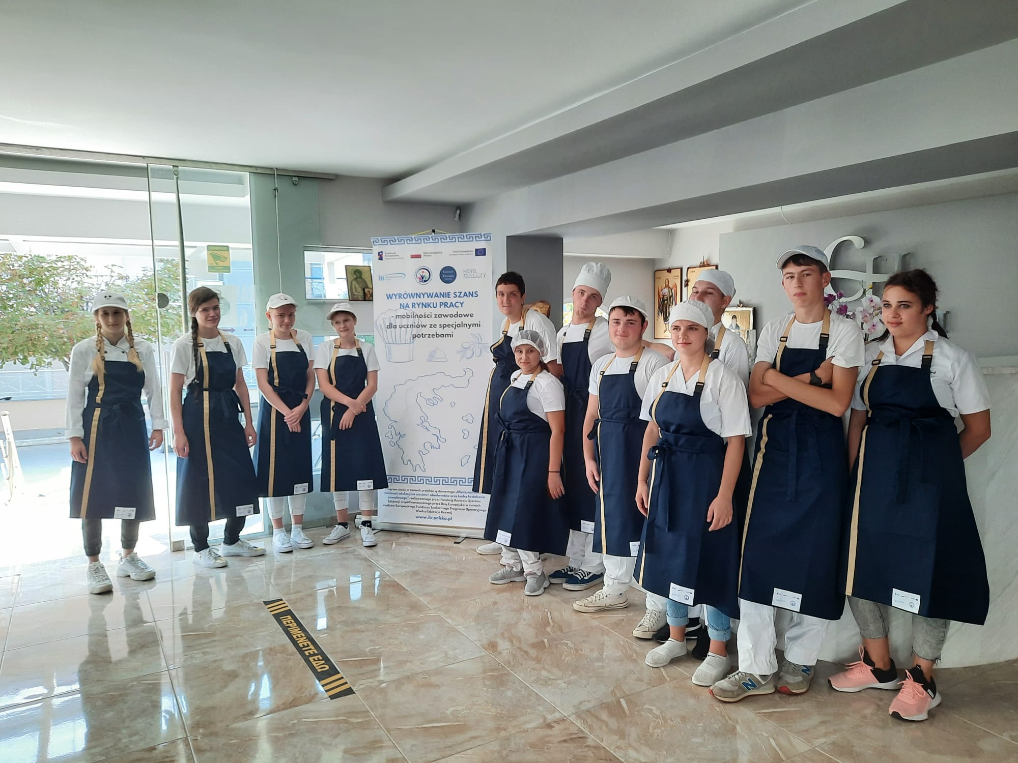 Praktykanci z Bochni uczą się w Grecji! Projekt mobilności zawodowych dla uczniów ze specjalnymi potrzebami