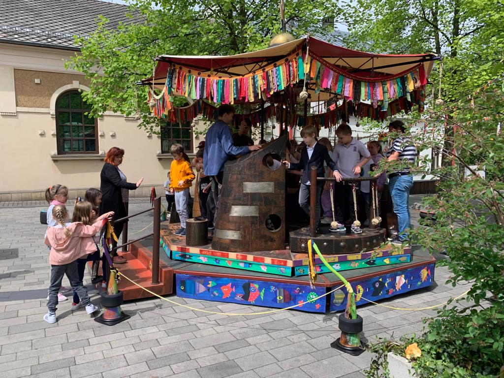 PL/UA Już 27 maja do Krakowa przyjedzie wyjątkowa karuzela!