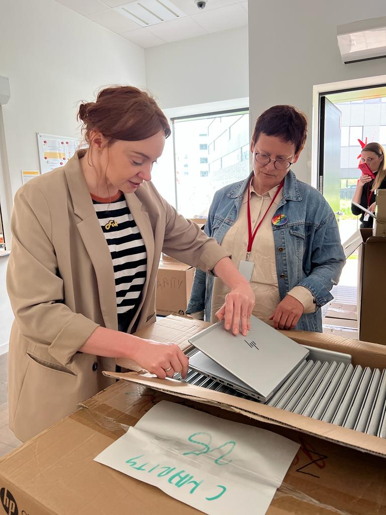 1000 laptopów dla krakowskich organizacji już gotowe do przekazania!