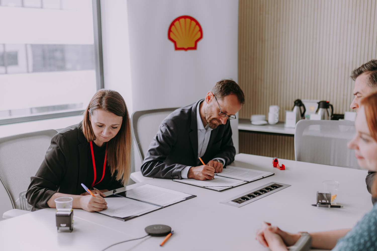 Umowa z Shell oficjalnie podpisana! Centrum Edukacji i Wsparcia rusza we wrześniu!