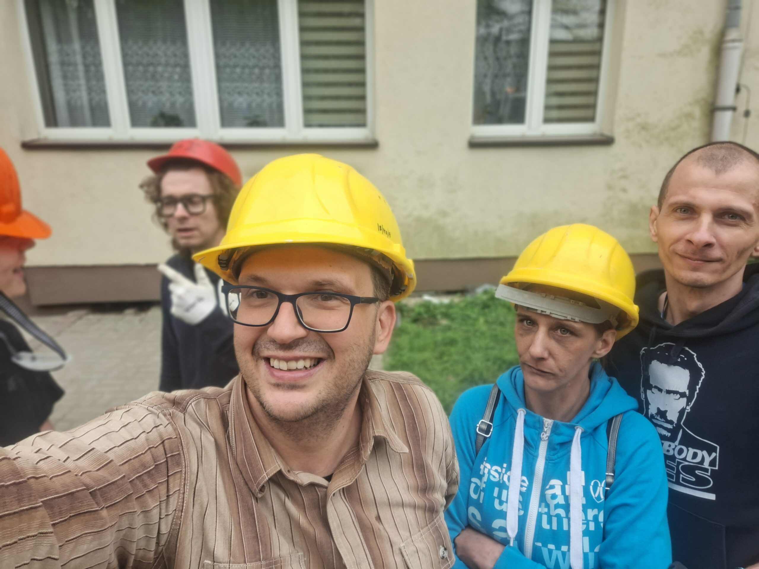 Ochotnicy z Tyskiego Centrum Wolontariatu pomagają poszkodowanym po wybuchu gazu!