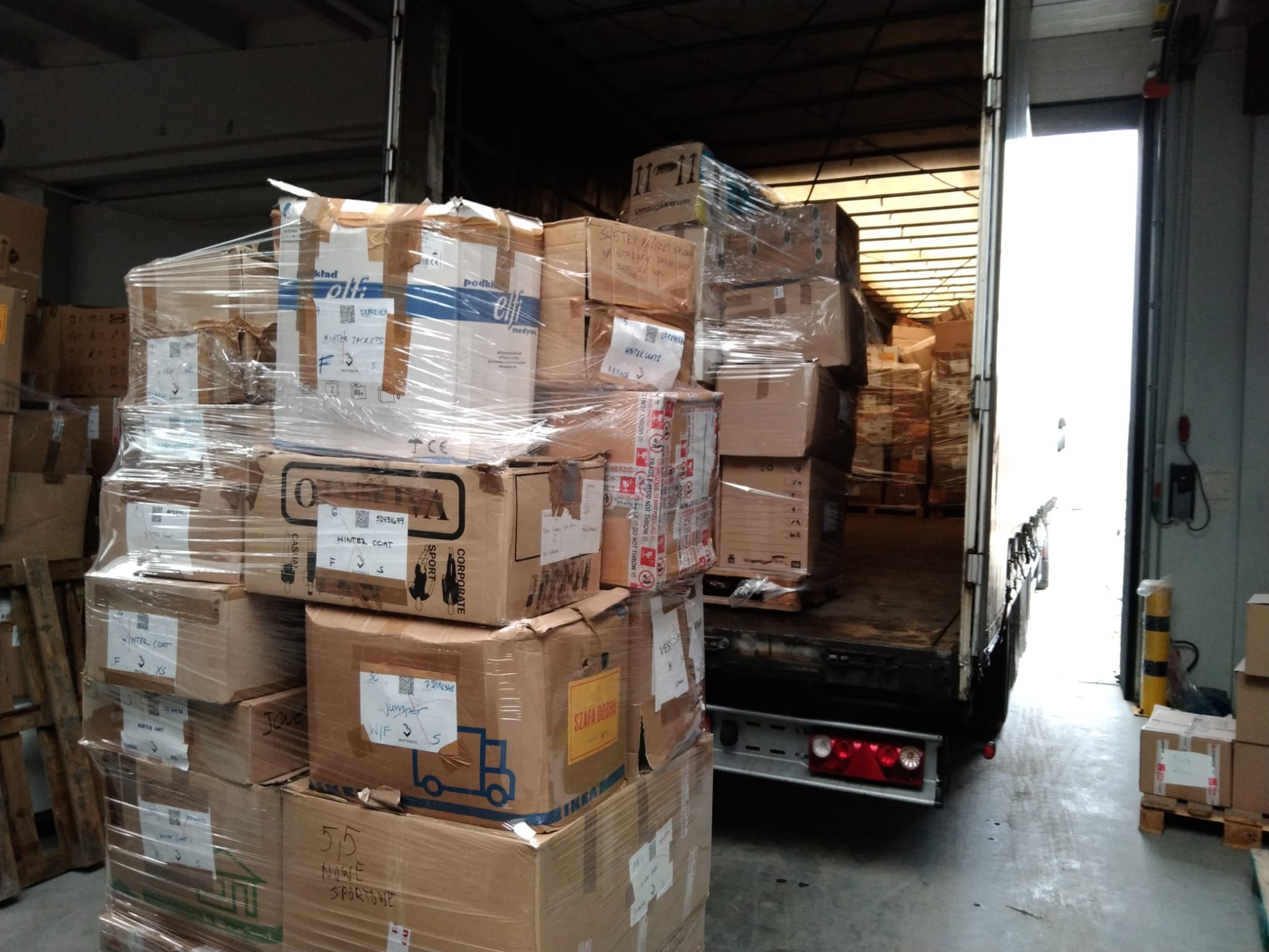 Szafa Dobra wysyła odzież do Ukrainy!