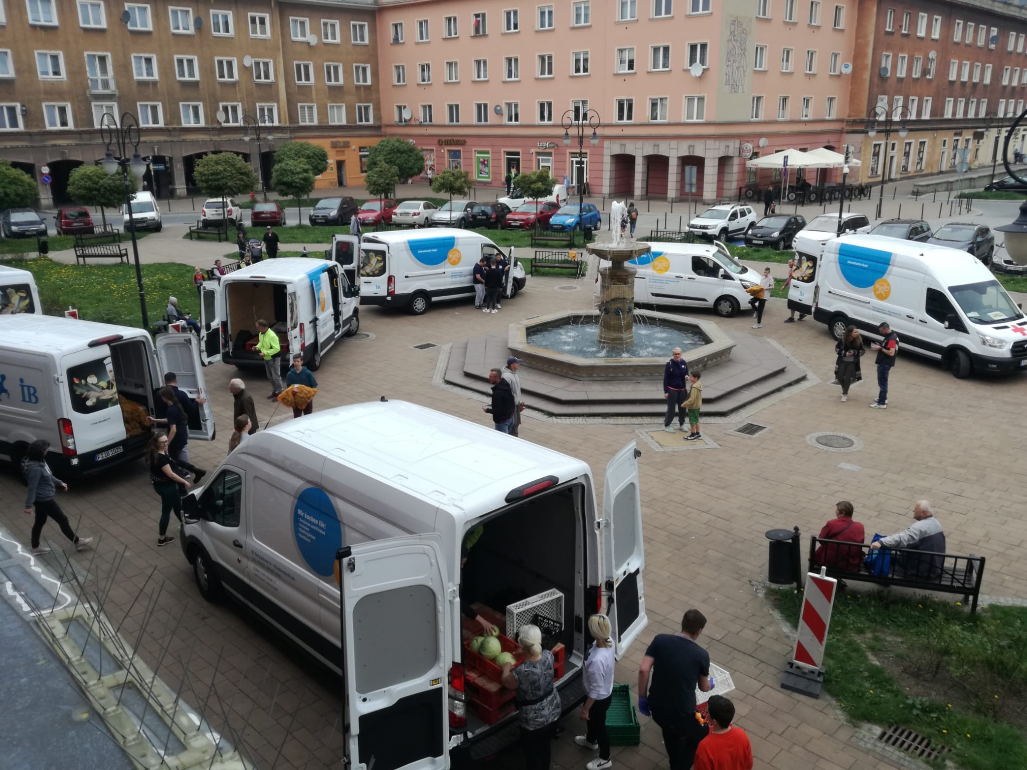 11 000 kg jedzenia przyjechało do Tychów z Niemiec!