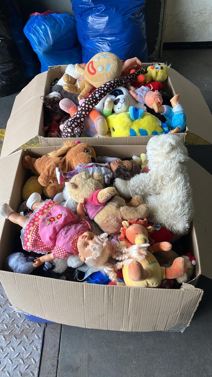 Dziękujemy administratorom grupy „Kraków dla Ukrainy” za pluszaki!