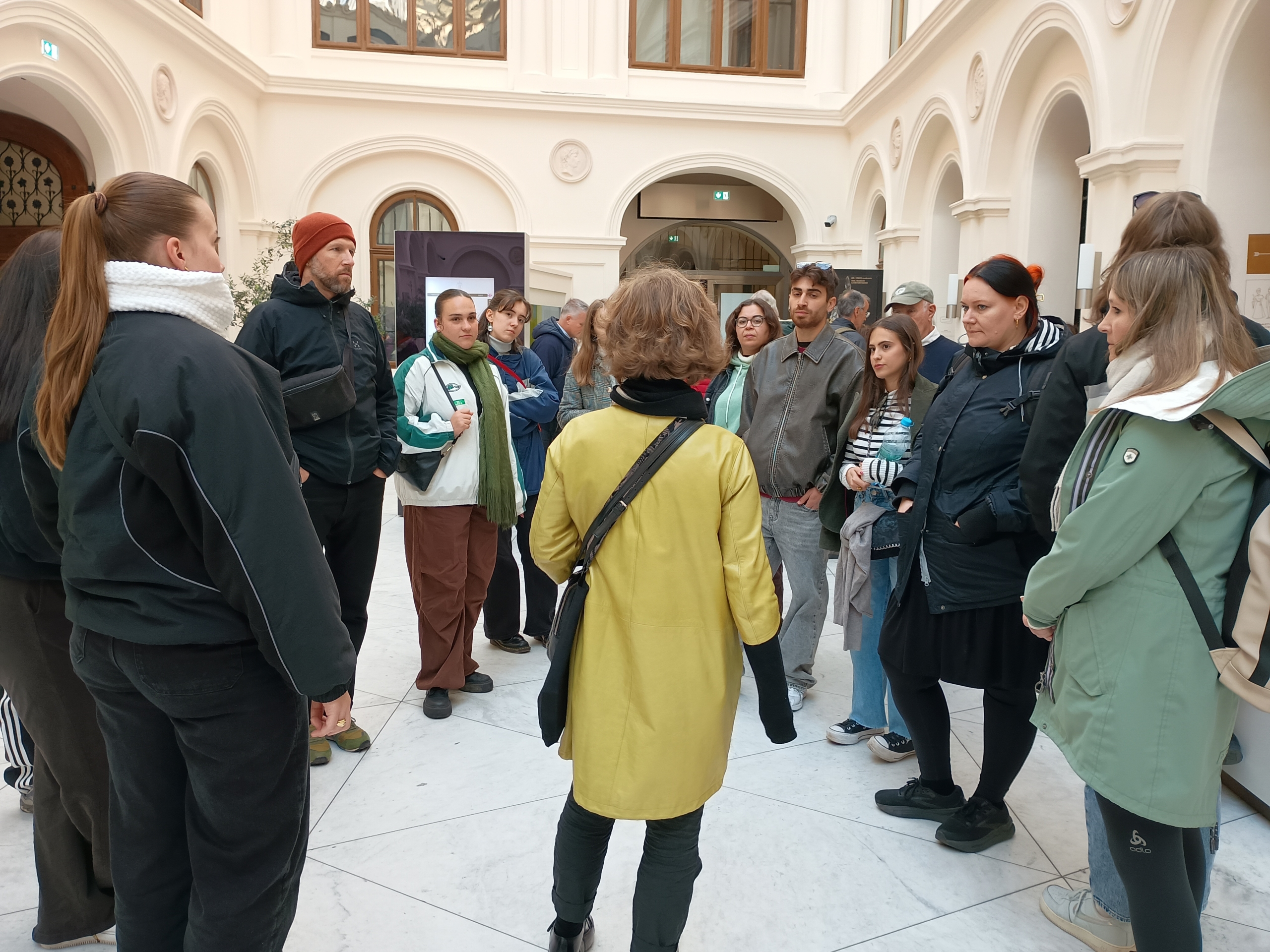 Odkrywamy skarby Krakowa – aktywny spacer z naszymi wolontariuszami i praktykantami z Niemiec!