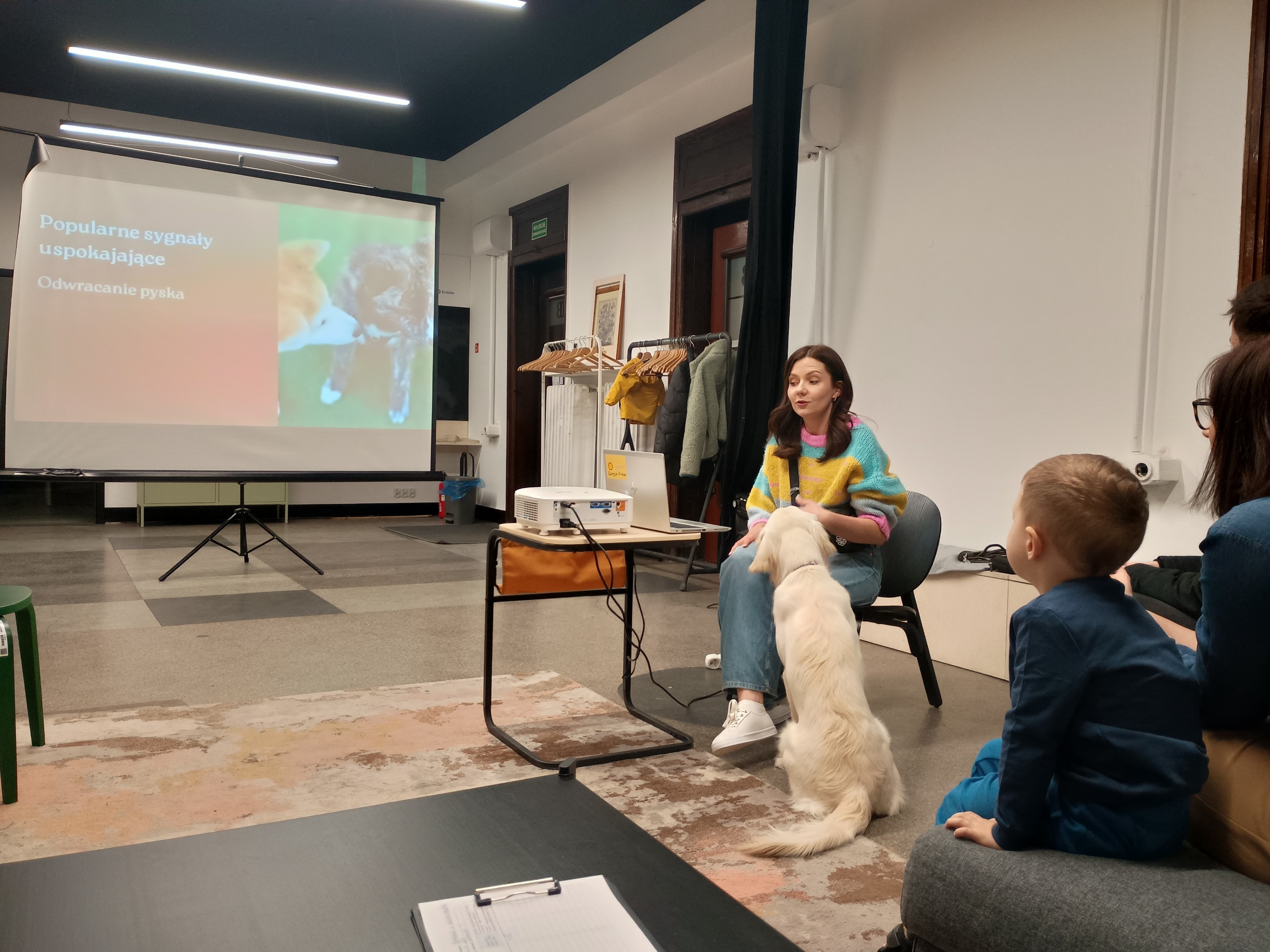 Jak lepiej rozumieć swojego psa? Spotkanie z behawiorystką w MAM w Nowej Hucie!